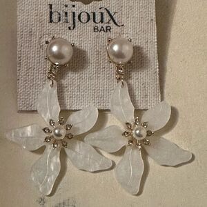 Bijoux Bar dangle flower stud earrings pearl